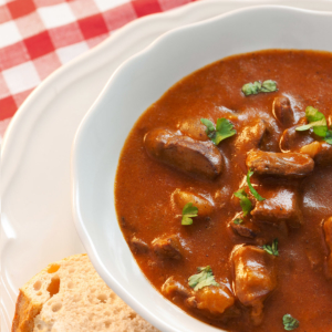 Gulaschsuppe Altenselbsthilfe Bad Nauheim Essen auf Raedern, Essen fuer Senioren